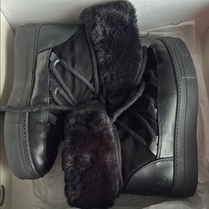 Women's Black Fur-Lined Boots